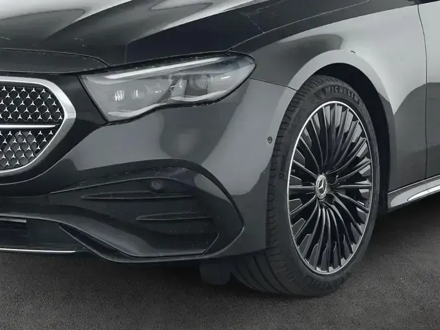 Gebraucht Mercedes E300 Premium 313 PS (230 kW) 2025 Grau Kombi