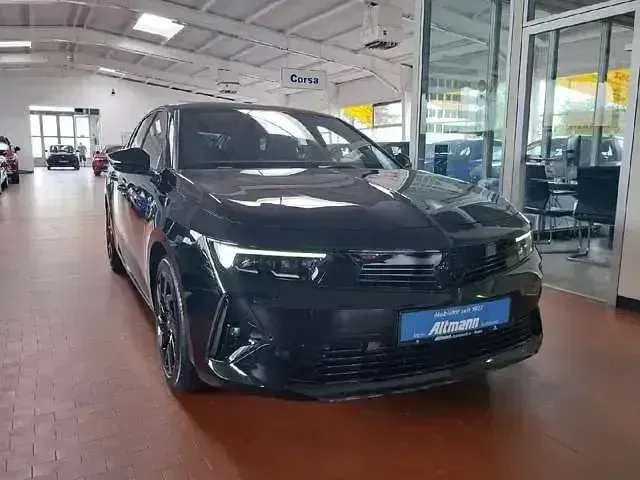 Gebraucht Opel Astra 131 PS (96 kW) 2025 Lackierung schwarz perla nera/ Kleinwagen