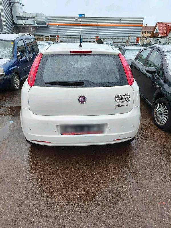 Gebraucht Fiat Grande Punto 70 PS (51 kW) 2012 Weiß Kleinwagen