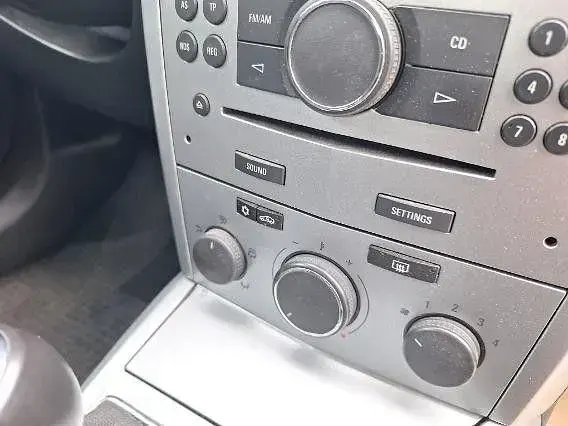 Gebraucht Opel Astra 90 PS (66 kW) 2009 Weiß Kombi