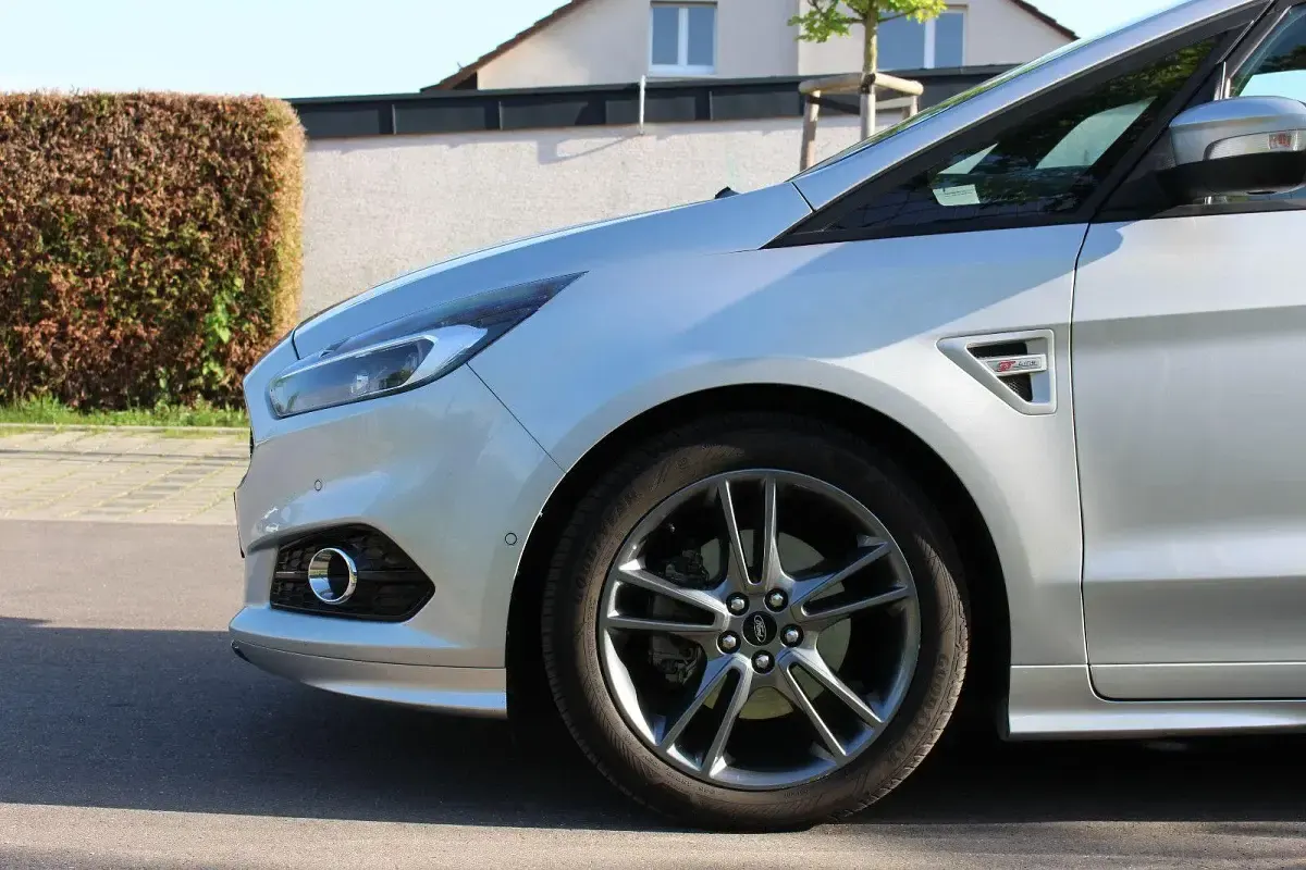 Gebraucht Ford S-MAX ST-Line 241 PS (177 kW) 2019 Silber Van / Kleinbus