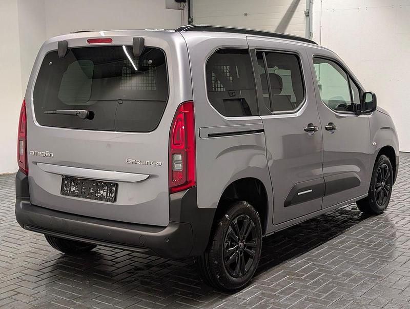 Neu Citroën Berlingo 131 PS (96 kW) 2025 Stahlgraumet. Van / Kleinbus