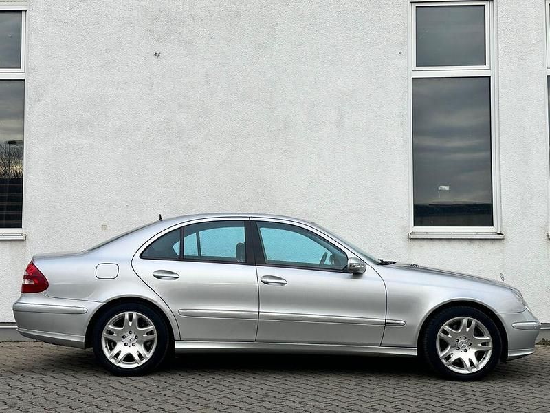 Gebraucht Mercedes E500 306 PS (225 kW) 2006 Silber Limousine