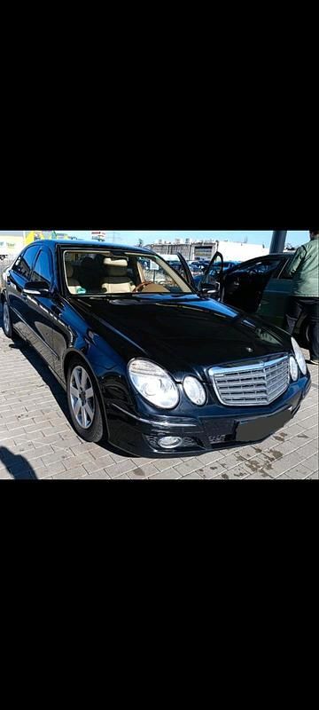 Schwarz Gebraucht 2007 Mercedes E220 Elegance Limousine | 6.850 € (Teuer) - Bild 1/4