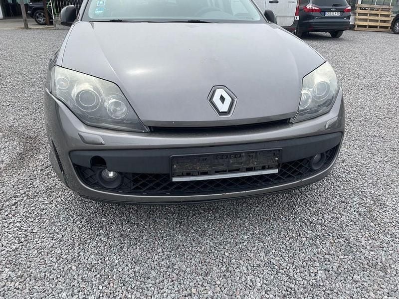 Gebraucht Renault Laguna III Dynamique 150 PS (110 kW) 2010 Grau Limousine