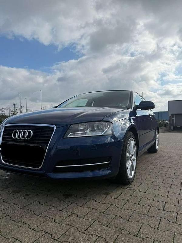 Gebraucht Audi A3 Attraction 125 PS (91 kW) 2010 Blau Kleinwagen