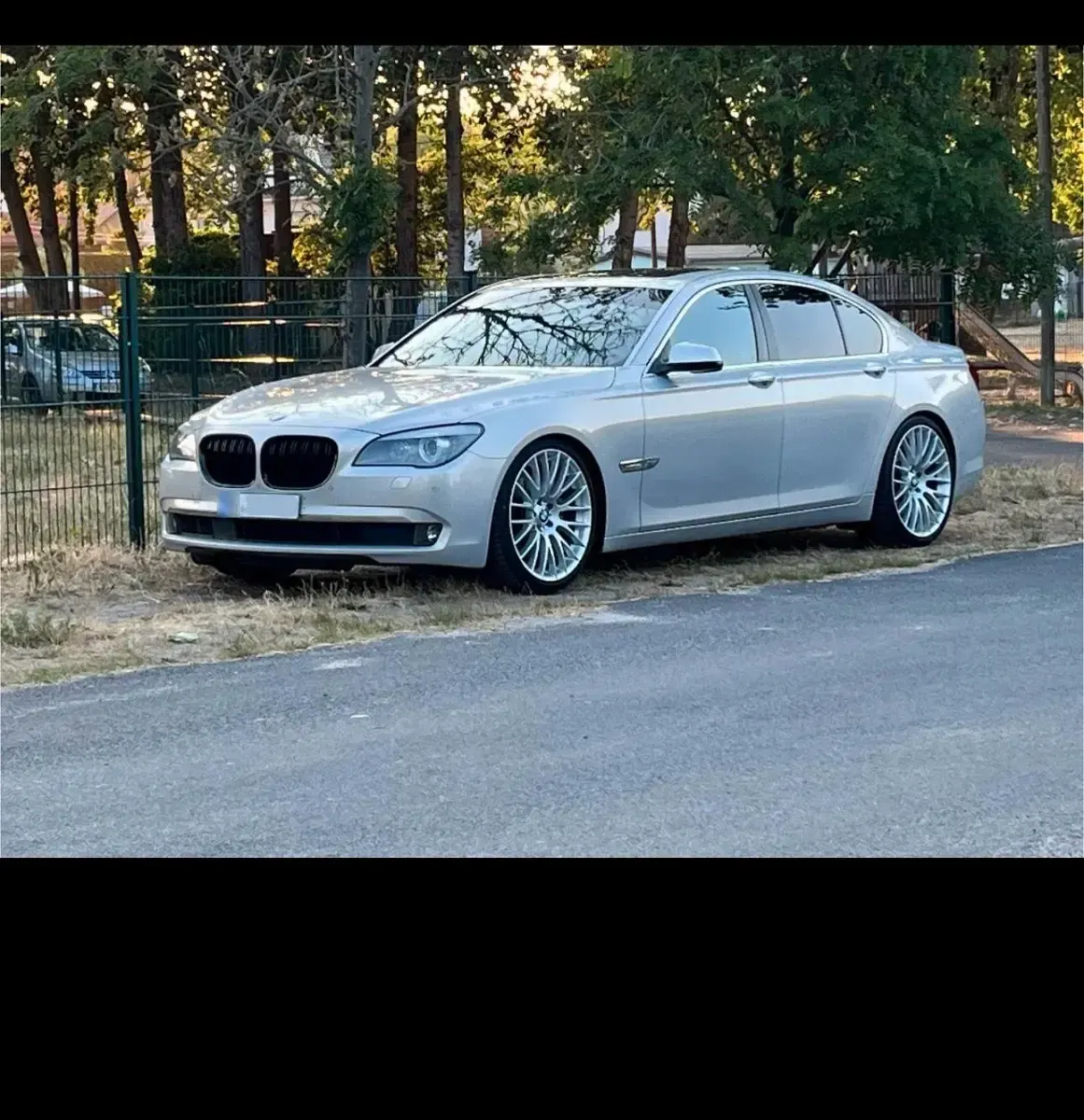 Gebraucht BMW 740 306 PS (225 kW) 2012 Silber Limousine