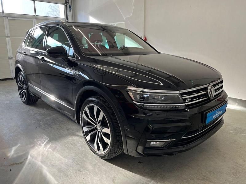 Gebraucht VW Tiguan Highline 239 PS (175 kW) 2020 Deep black perleffekt SUV