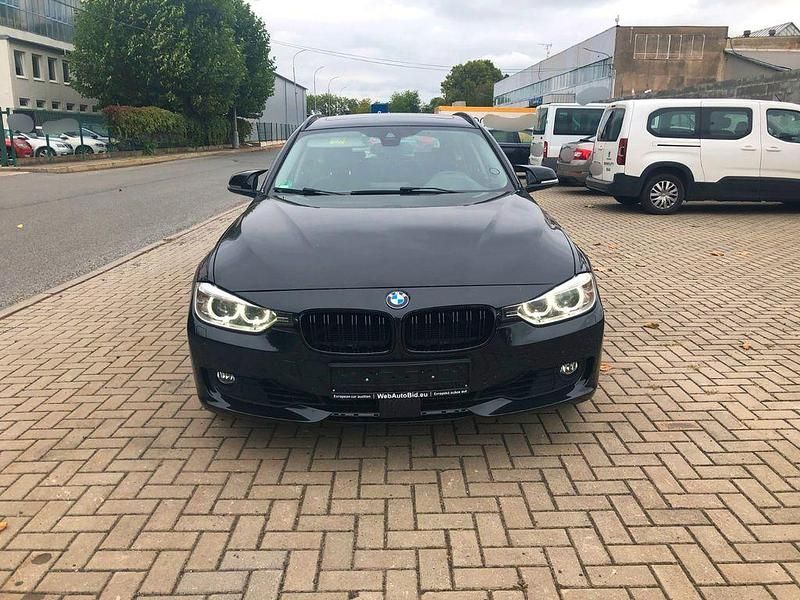 Käytetty BMW 330 258 HP (189 kW) 2014 Musta Farmari
