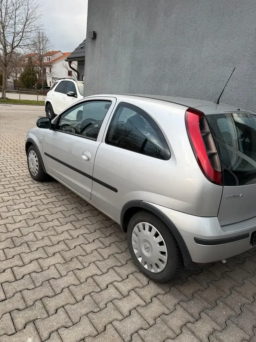 Gebraucht Opel Corsa 75 PS (55 kW) 2003 Silber Kleinwagen