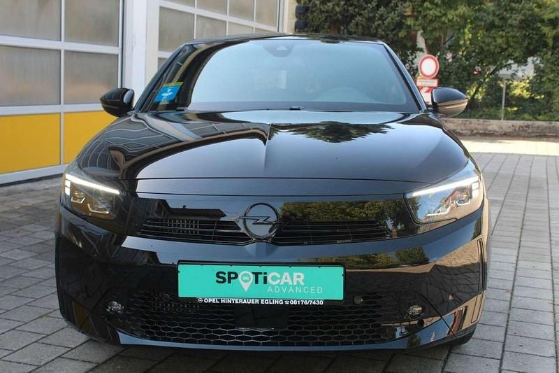 Gebraucht Opel Corsa 101 PS (74 kW) 2024 Lackierung schwarz perla nera/ Kleinwagen