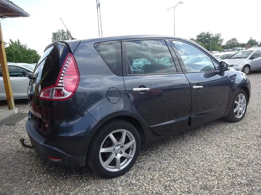 Gebraucht Renault Scenic E-Tech Bose Edition 131 PS (96 kW) 2011 Schwarz Van / Kleinbus