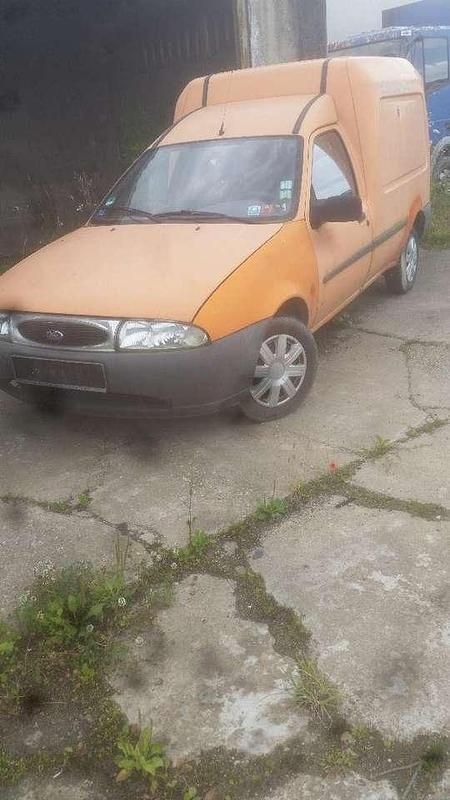 Gebraucht Ford Courier 60 PS (44 kW) 1997 Orange Van / Kleinbus