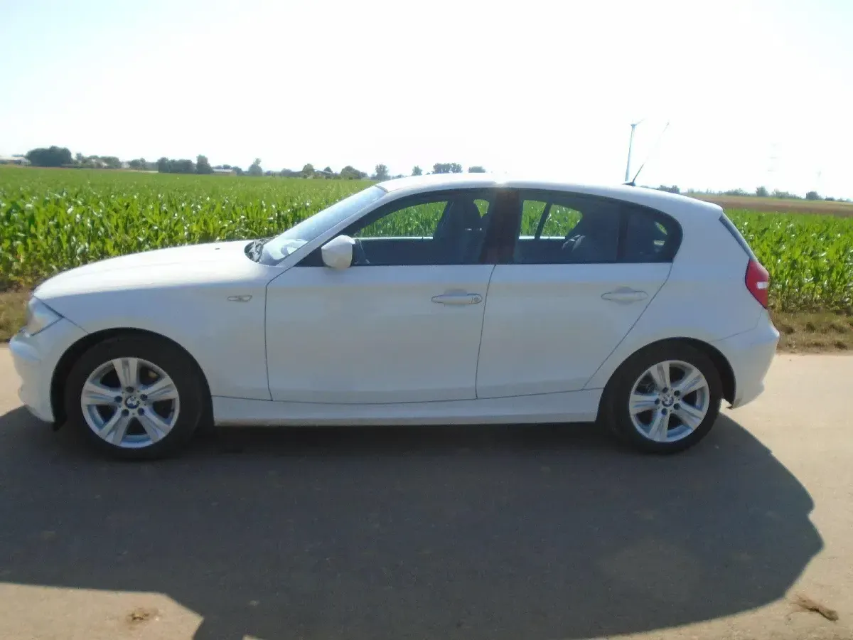 Gebraucht BMW 116 122 PS (89 kW) 2010 Weiß Kleinwagen
