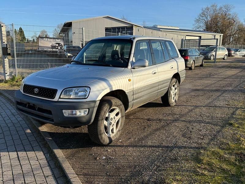 Gebraucht Toyota RAV4 128 PS (94 kW) 1998 Silber SUV
