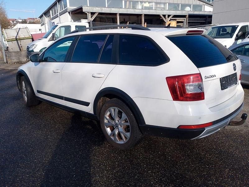 Gebraucht Skoda Octavia 184 PS (135 kW) 2014 Weiß Kleinwagen