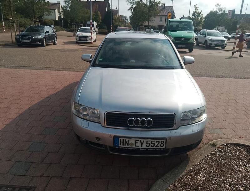 Silber Gebraucht 2001 Audi A4 Limousine | 2.000 € (Fairer Preis) - Bild 1/4