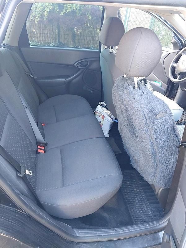 Second-hand Ford Focus 118 CP (86 kW) 2004 Negru Break