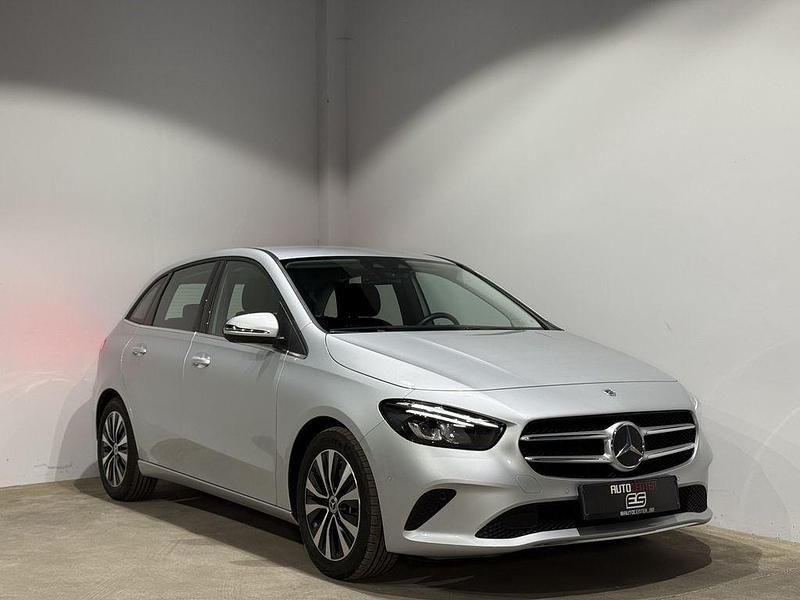 Iridiumsilber Gebraucht 2021 Mercedes B220 Style Van / Kleinbus | 27.490 € (Superpreis) - Bild 1/4