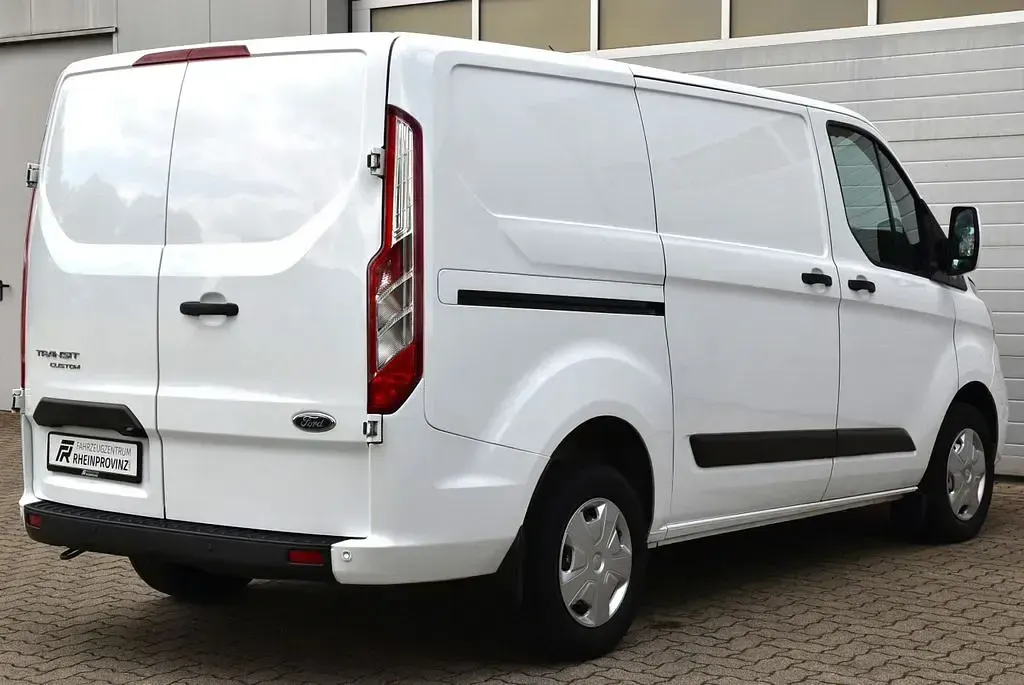 Usata Ford Transit Custom Trend 105 CV (77 kW) 2022 Bianco Monovolume