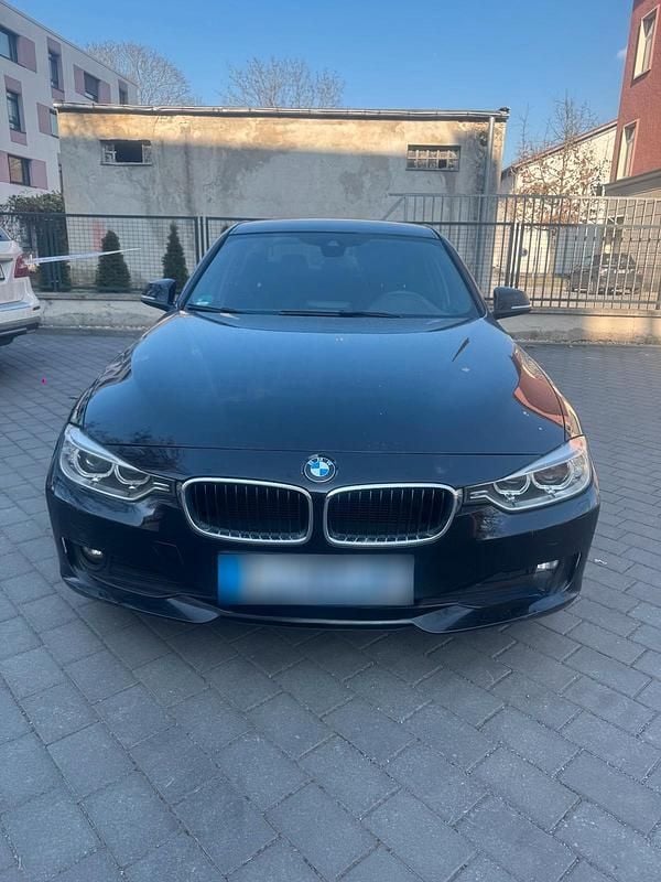 Gebraucht BMW 316 116 PS (85 kW) 2014 Schwarz Limousine
