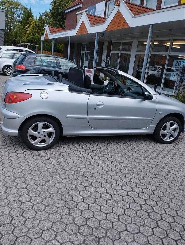 Andere außenfarben Gebraucht 2005 Peugeot 206 CC Cabrio | 2.200 € (Fairer Preis) - Bild 1/4
