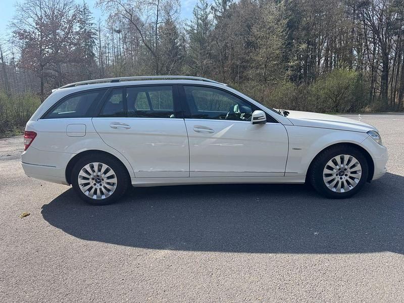 Gebraucht Mercedes C230 Elegance 204 PS (150 kW) 2008 Weiß Limousine