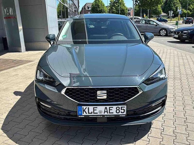 Gebraucht Seat Leon Style 150 PS (110 kW) 2024 Fiord blau Limousine