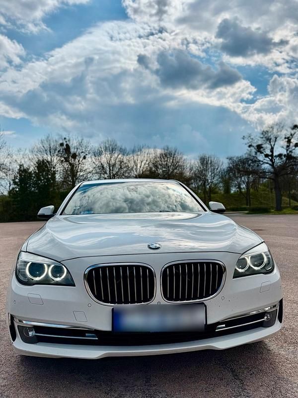 Second-hand BMW 730 245 CP (180 kW) 2012 Alb Berlinǎ