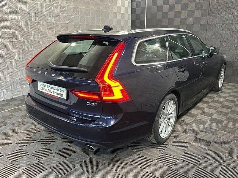 Gebraucht Volvo V90 Momentum 235 PS (172 kW) 2018 Blau Kombi
