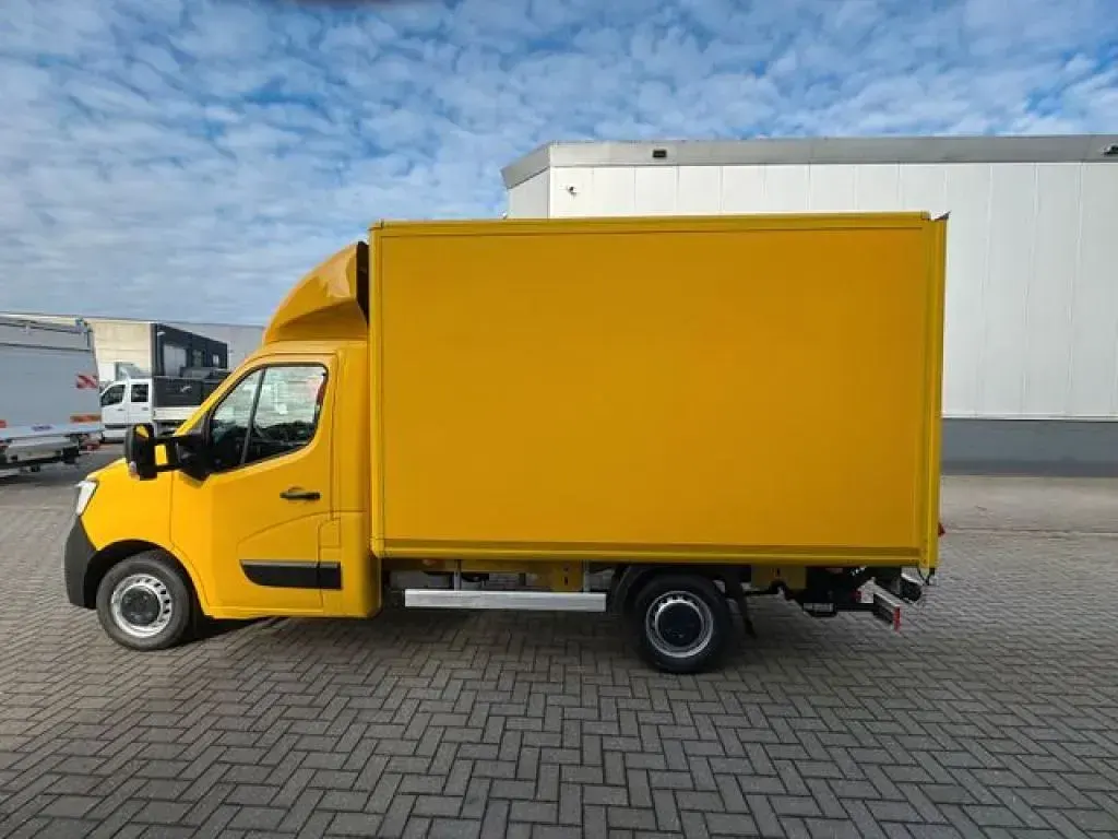 Używany Renault Master 145 KM (106 kW) 2022 Żółty Minivan