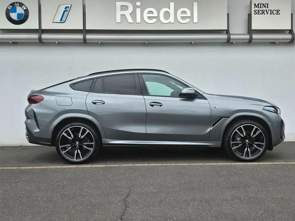 Gebraucht BMW X6 M Sport 352 PS (258 kW) 2025 Grau SUV