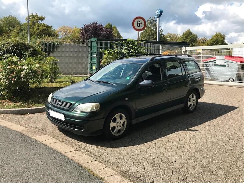 Grün Gebraucht 2001 Opel Astra Kombi | 1.250 € (Fairer Preis) - Bild 1/4