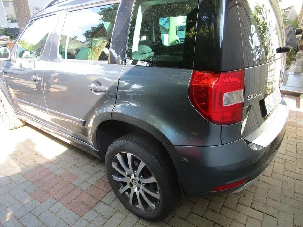 Gebraucht Skoda Yeti 105 PS (77 kW) 2015 Blau SUV