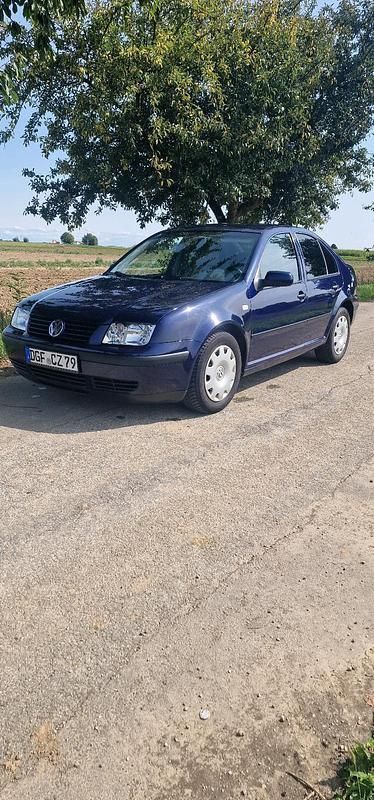 Blau Gebraucht 1999 VW Bora Limousine | 2.299 € (Teuer) - Bild 1/4