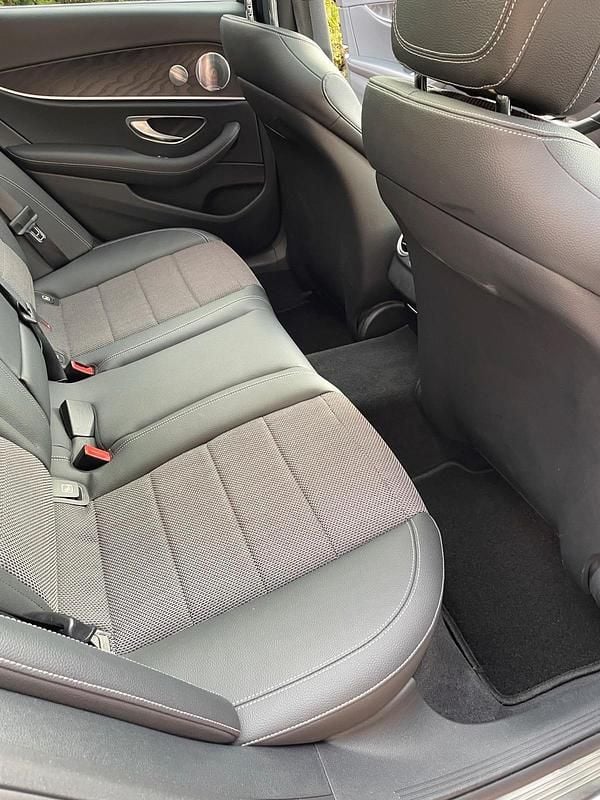 Gebraucht Mercedes E220 194 PS (142 kW) 2019 Weiß Kombi