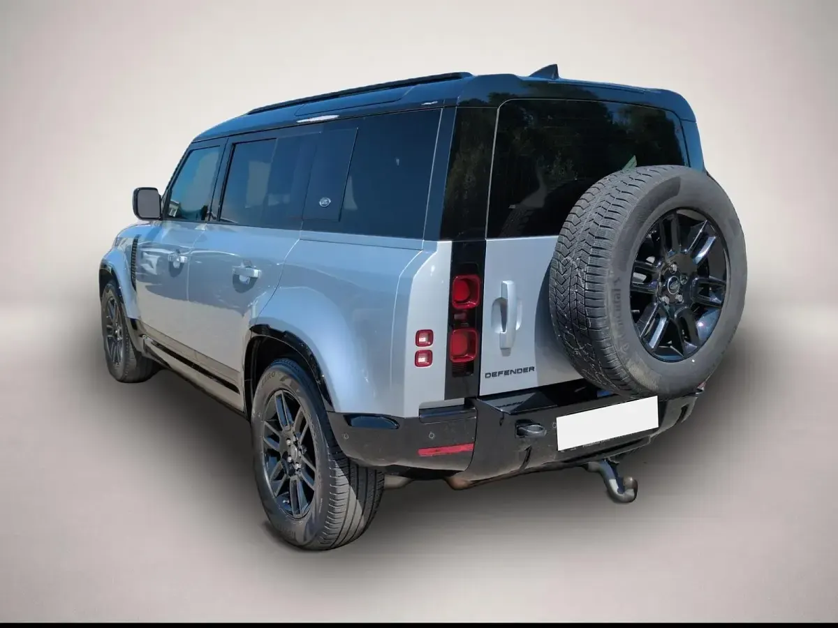 Gebraucht Land Rover Defender SE Dynamic 200 PS (147 kW) 2023 Manufacturer SUV
