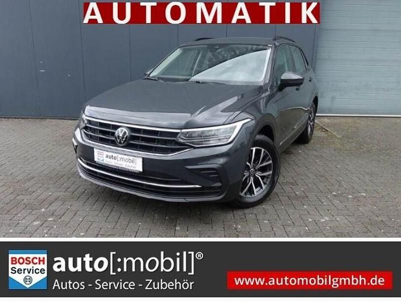 Grau Gebraucht 2024 VW Tiguan Life SUV | 30.980 € (Guter Preis) - Bild 1/3
