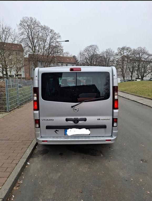 Usata Opel Vivaro 125 CV (91 kW) 2017 Argento Monovolume