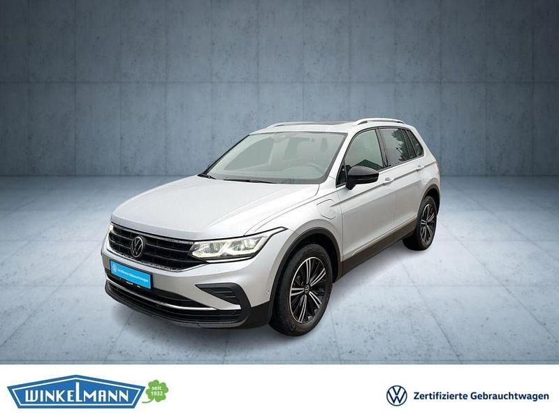 Silber Gebraucht 2022 VW Tiguan Active SUV | 27.950 € (Fairer Preis) - Bild 1/4