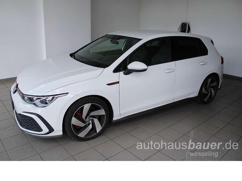 Pure white Gebraucht 2021 VW Golf VIII GTI Limousine | 37.770 € - Bild 1/4