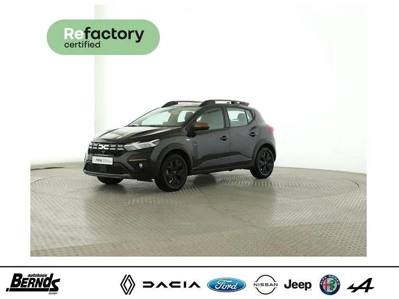 Perlmuttschwarz met. (676) Gebraucht 2024 Dacia Sandero Extreme Kleinwagen | 17.210 € (Fairer Preis) - Bild 1/4