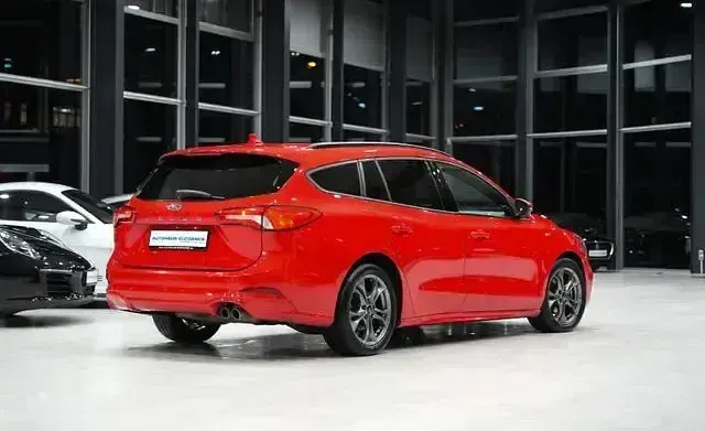 Second-hand Ford Focus ST-Line 182 CP (133 kW) 2019 Roșu Break