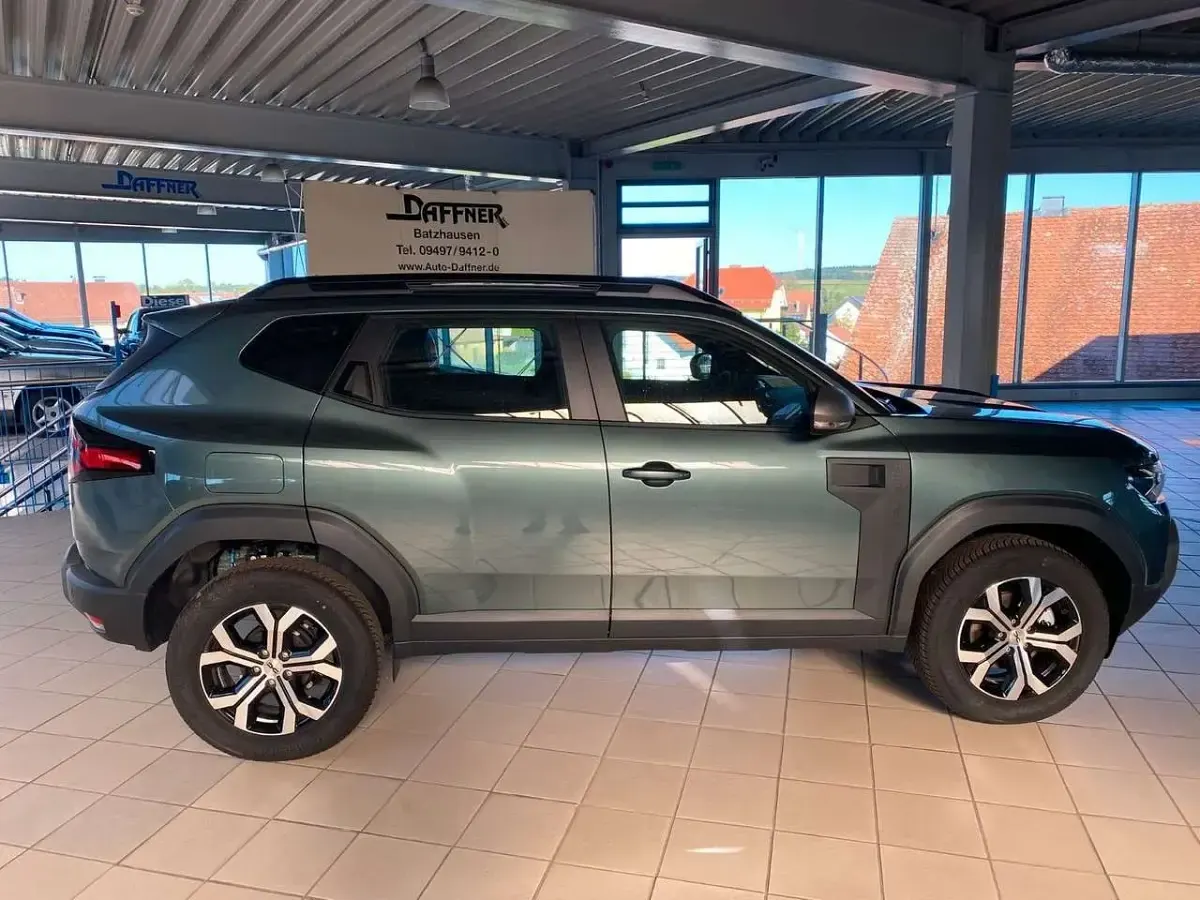 Gebraucht Dacia Duster 131 PS (96 kW) 2025 Grün SUV