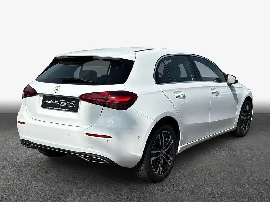 Gebraucht Mercedes A200 Advanced 163 PS (119 kW) 2025 Weiß Limousine