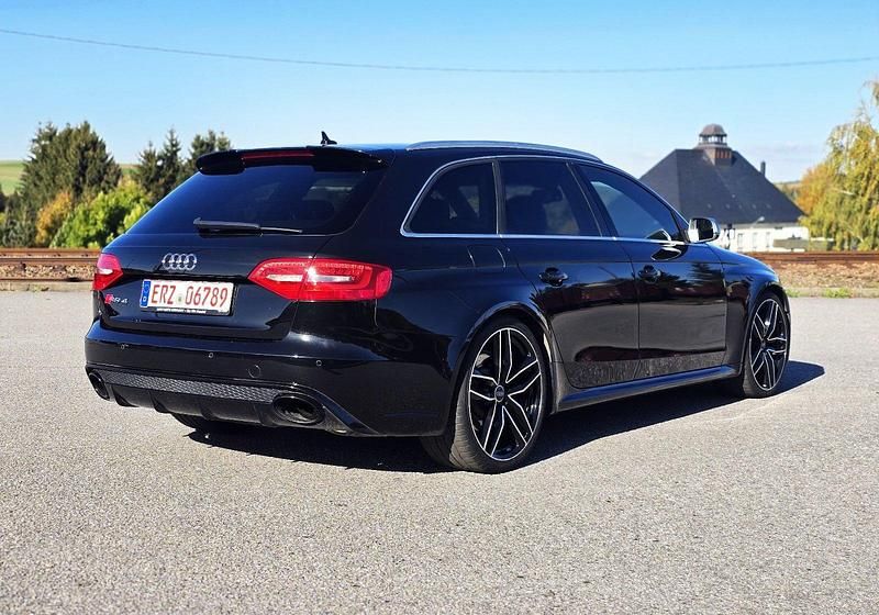 Usado Audi RS4 450 HP (330 kW) 2013 Preto Carrinha