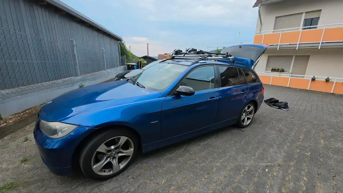 Gebraucht BMW 318 129 PS (94 kW) 2007 Blau Kombi