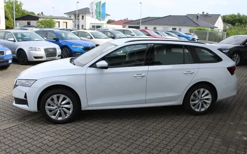 Używany Skoda Octavia Selection 150 KM (110 kW) 2025 Biały Kombi