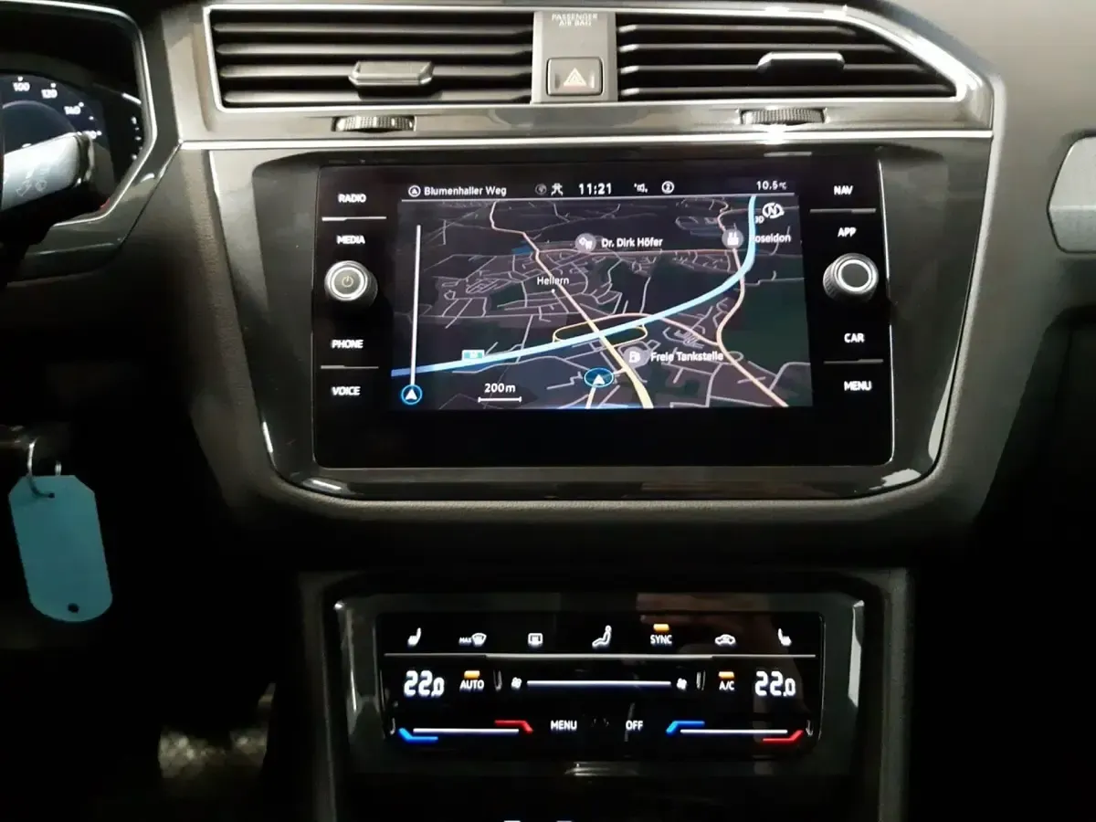 Gebraucht VW Tiguan Sport 150 PS (110 kW) 2021 Schwarz SUV
