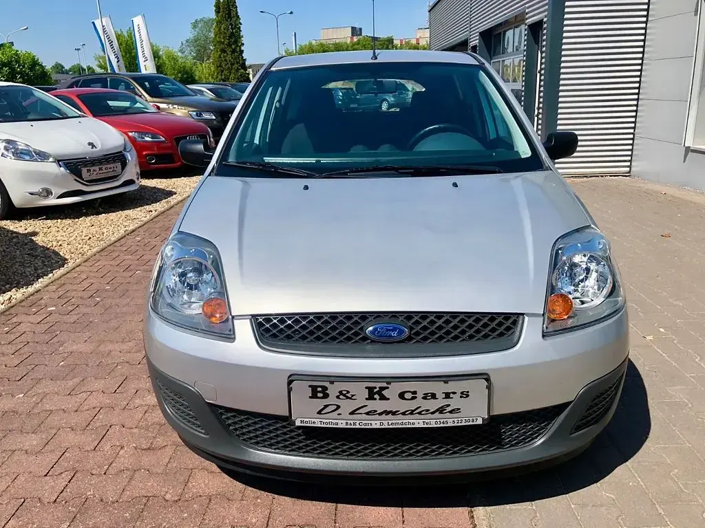 Gebraucht Ford Fiesta Ambiente 69 PS (50 kW) 2007 Silber Kleinwagen